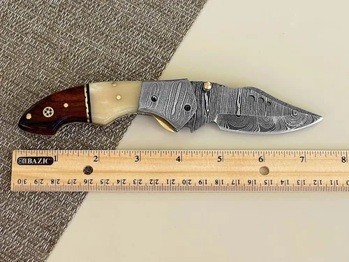 Vista 7 de Cuchillo de bolsillo de acero de Damasco para hombres con funda de cuero, cuchillos de caza plegables hechos a mano de 7 pulgadas, con asa, cuchillo