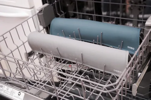 Vista 5 de OHMO - Tapete de silicona para comida para gatos, tapete de alimentación de mascotas para el piso, antideslizante e impermeable, bandeja para agua