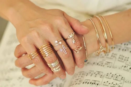 Vista 6 de 14k gold filled Adjustable wire wrap ring, thumb ring, pregnancy ring, Handmade in USA by Mu-Yin Jewelry (MEDIUM size 8)