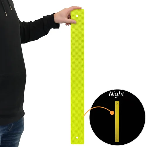 Vista 2 de SmartSign Panel de poste amarillo reflectante para visibilidad diurna y nocturna, fluorescente, duradero grado de diamante 3M, 3 x 30 pulgadas