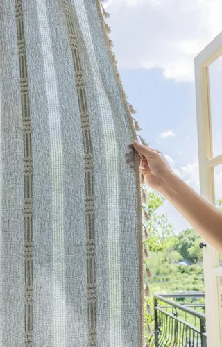 Vista 4 de 2 paneles de cortinas de lino semiopacas para ventana, bohemias y rústicas, con rayas bordadas y bolsillo para cortinero, para sala de estar