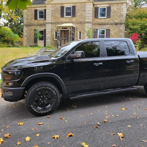 Vista 2 de COMNOVA - Estribos y barras de escalón de 6 pulgadas compatibles con Chevy Silverado 1500 2019-2025, SilveradoSierra 2500HD 3500HD 2019-2025, un par
