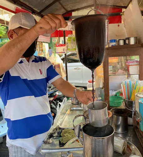 Vista 5 de 5.3” Large Reusable Thai Tea Filter – Traditional Cloth Strainer with Metal Handle for Tea, Coffee, Coconut Milk, Almond Milk, and Juice