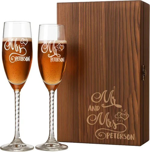 Vista 5 de Mr and Mrs Copas de champán personalizadas, copas de tostadas de boda, copas de vino grabadas con texto en inglés "His Her Her", vasos para parejas