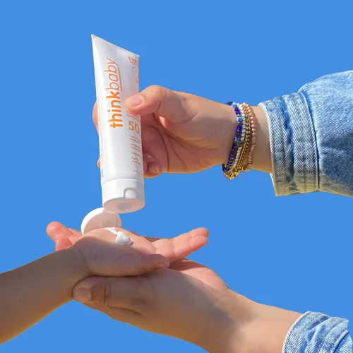 Vista 6 de Think Baby SPF 50+ Protector solar mineral para bebés - Protector solar seguro y natural para bebés - Crema solar resistente al agua - Protección