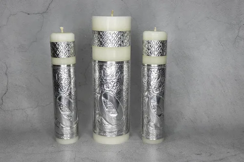 Vista 2 de A&C Quinceañeras and More Virgen de Guadalupe Unity Candles Juego de 3 velas Unity para boda, velas de unión, velas de unión VUA (dorado)