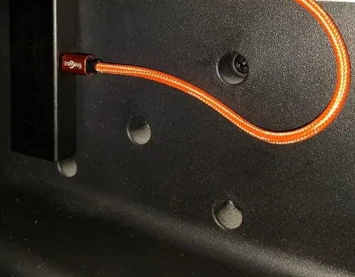 Vista 9 de Firecable Plus – Alimenta el Amazon Fire TV Stick directamente desde el puerto USB de la pantalla de TV plana. Quita la necesidad de un salida AC.