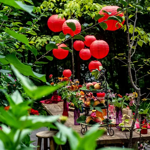 Vista 3 de Juego de 25 faroles de papel rojos para cumpleaños, bodas y ocasiones especiales Avoseta