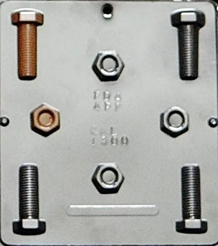 Candy Molds N More, Tuercas y tornillos Molde de caramelo de chocolate 1300