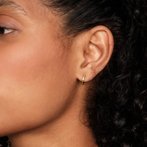 Vista 2 de Pavoi Aretes de plata de ley 925, chapados en oro de 14 quilates, arracadas pequeñas para mujer