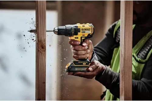Vista 8 de DEWALT Kit de taladro/destornillador inalámbrico de 20 V MAX con batería y cargador incluidos (DCD777C2)
