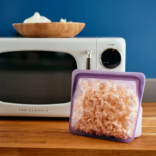 Vista 2 de Stasher Bolsa de almacenamiento reutilizable de silicona platino de grado alimenticio, color aguamarina (mediano con base) Reduce el plástico