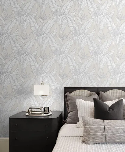 Vista 2 de NextWall Stacy Garcia Home Birds of Paradise - Papel tapiz autoadhesivo (gris perla y plateado metálico)