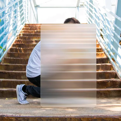 Vista 5 de Escudo de invisibilidad – 17 x 13 pulgadas, escudo resistente con hoja lenticular y mango acrílico transparente para bromas, ciencias, magia