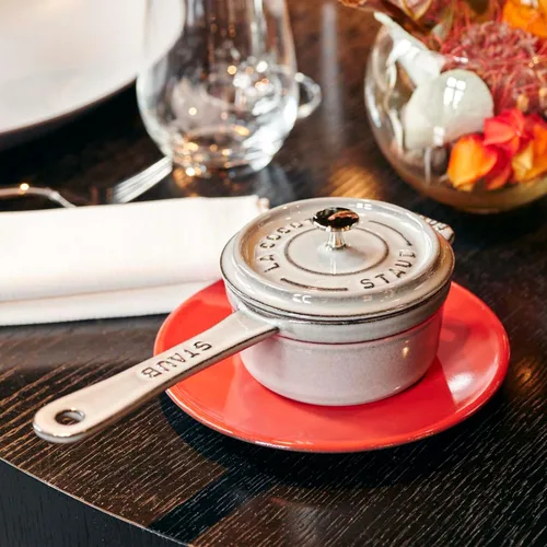 Vista 2 de Staub Mini cacerola de hierro fundido de 0.25 cuartos - Gris grafito, fabricada en Francia