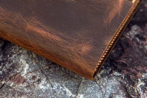 Vista 5 de Funda de cuero rústico personalizada para diario A5, organizador de cubierta de cuaderno recargable cosido a mano para Leuchtturm 1917 mediano A5