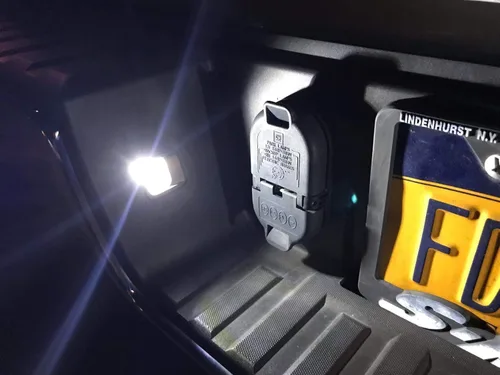 Vista 5 de iJDMTOY Kit de montaje de luces LED completas de 3 W compatible con Chevrolet Silverado Colorado GMC Canyon Sierra 1500 2500 3500 camión, alimentado