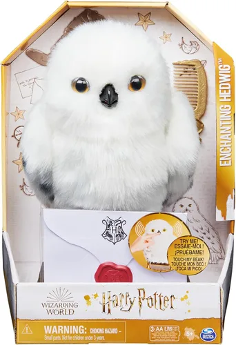 Vista 2 de Wizarding World Harry Potter, lechuza interactiva Enchanting Hedwig con más de 15 sonidos y movimientos y sobre de Hogwarts, juguetes para niños
