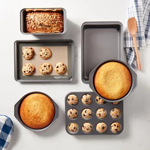 Vista 5 de Amazon Basics Juego de 6 piezas de utensilios para hornear antiadherentes de acero al carbono aptos para horno con moldes para pasteles, muffins