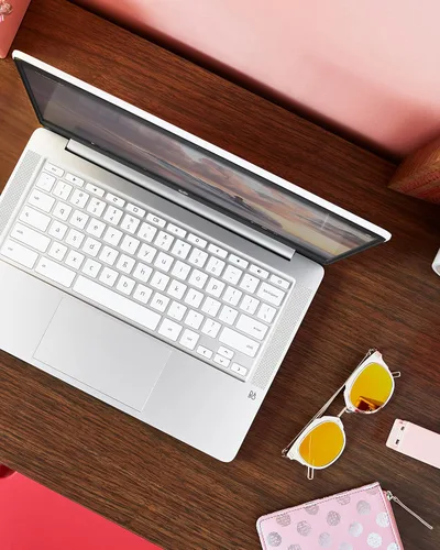 Vista 8 de HP Chromebook 14 Laptop, procesador Intel Celeron N4000, 4 GB de RAM, 32 GB eMMC, pantalla HD de 14", Chrome, computadora ligera con cámara web