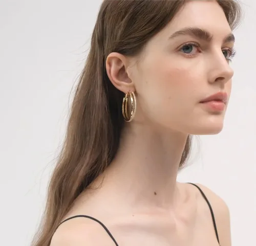 Vista 4 de Gemini Joyería para Mujer Pendientes de Aro de Oro Amarillo Relleno de 18k con Diamantes CZ Regalos del Día de San Valentín Gm032Yg 1.5 pulgadas