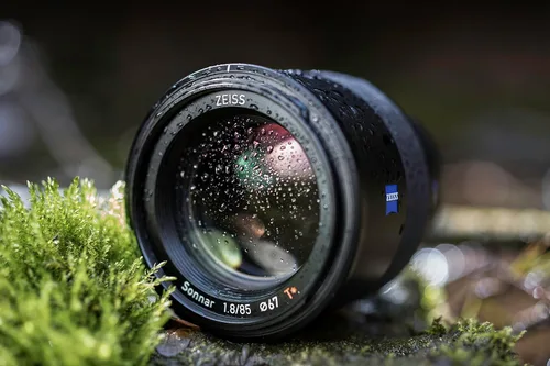 Vista 2 de ZEISS Batis - Lente de 85 mm f/1.8 para cámaras sin espejo Sony E Mount, Negro