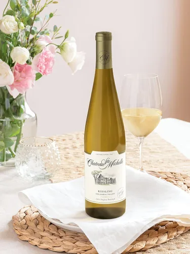 Vista 2 de Chateau Ste. Michelle Columbia Valley Riesling, Vino Blanco, Botella de 750 ml
