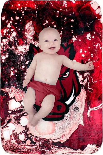 Vista 3 de College Covers Everything Comfy Arkansas Razorbacks Color Swept Manta Suave de Tiro, 30" x 40