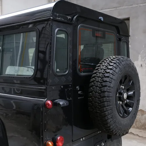 Vista 5 de YIWANG Para Land Rover Defender 110 90 2004-2022 Car Styling Aleación de aluminio Negro Ventana lateral de vidrio lateral Panel protector Accesorios