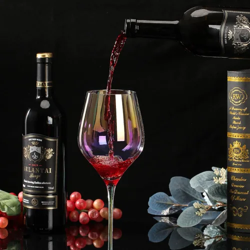 Vista 4 de Juego de 2 copas de vino sopladas a mano de 22 onzas, copas de vino blanco y tinto. Copas iridiscentes de cristal premium sin plomo. Ligeras