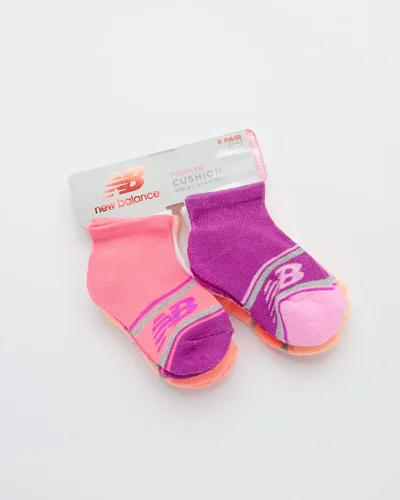 Vista 2 de New Balance Calcetines de bebé para niña, paquete de 6 calcetines de corte de cuarto (bebéniño)