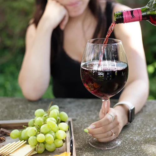 Vista 4 de Copa de vino tamaño extragrande, gigante, de 750 ml= 25.36 onzas líquidas, con capacidad para una botella de vino completa, Transparente