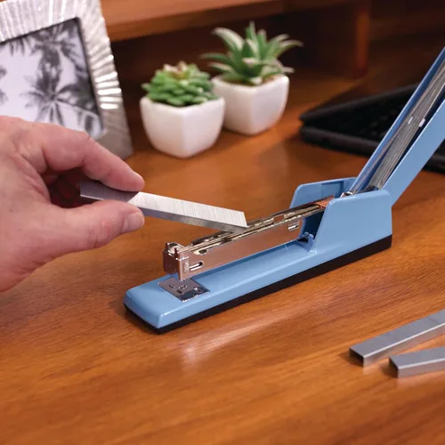Vista 4 de Swingline Engrapadora, capacidad para 30 hojas, grapadora clásica 747, sin atascos, metal, azul cielo (74708)