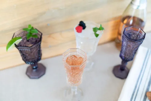 Vista 4 de 10 Strawberry Street Vaticano - Flauta de champán de 4 onzas, juego de 6, vidrio ámbar