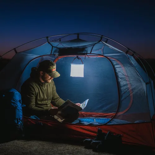 Vista 8 de LuminAID Max Quick Inflate - Linterna solar 2 en 1 para acampar y cargador de teléfono, lámpara LED recargable para camping, senderismo y viajes