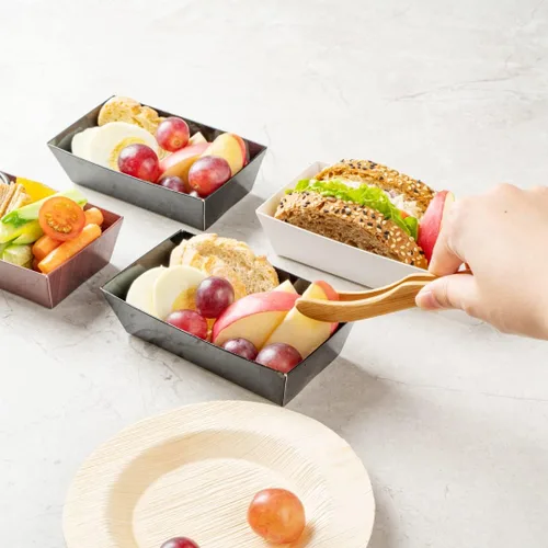 Vista 5 de Restaurantware Matsuri Vision - Bandejas de sushi de 4.7 x 2.5 x 1.4 pulgadas, 100 cajas de embalaje de sushi a prueba de grasa, tapas que se venden