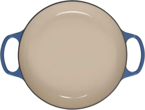 Vista 3 de Le Creuset Noel Collection: Signature Cast Iron Braiser Embossed Snowflake w/Stainless Steel Knob, 2.25 qt., Marseille