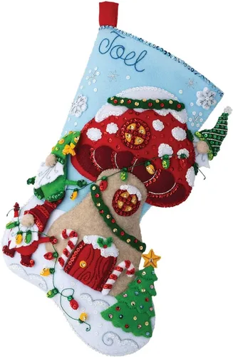 Bucilla Kit de Aplicación de Fieltro para Calcetas de 46 cm con Diseño de Gnomo Navideño, Perfecto para Artes y Manualidades DIY, 89473E
