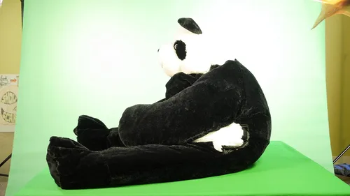 Vista 2 de El nuevo saco de dormir SnooZzoo Panda para niños de hasta 54 pulgadas de alto.