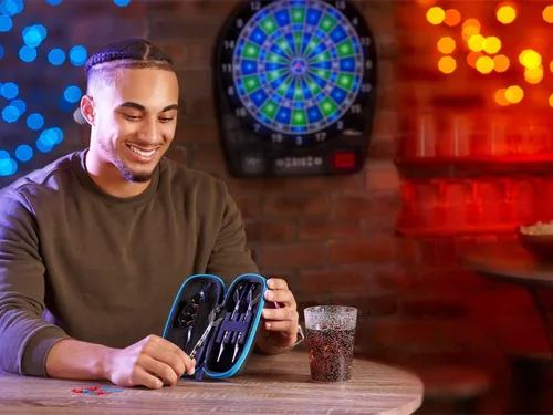 Vista 8 de Casemaster Warden - Estuche para dardos de acero y punta suave, con una carcasa exterior de espuma EVA resistente para máxima dureza y durabilidad