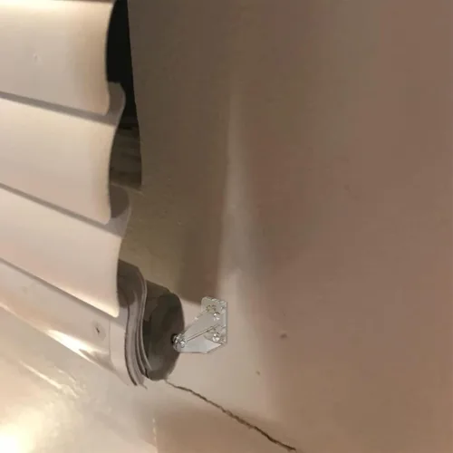 Vista 5 de 12 soportes de sujeción para persianas de plástico transparente de 2 pulgadas, ganchos de sujeción para riel inferior, clips de repuesto