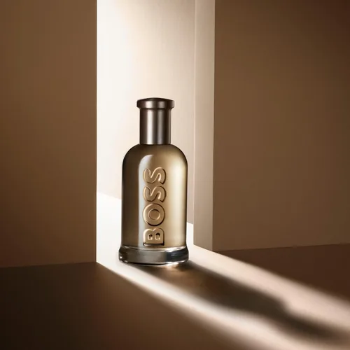 Vista 9 de Hugo Boss Bottled Eau de Parfum – Woody Men's Cologne – With Notes of Apple, Cardamom & Vetiver – Long Lasting Fragrance