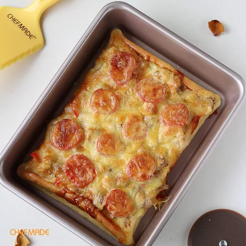 Vista 4 de CHEFMADE Molde rectangular para pasteles de 8.7 pulgadas, antiadherente, para hornear en horno (dorado champán)