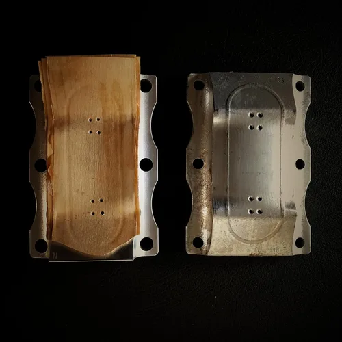 Vista 6 de NOAHWOOD Diapasón de madera PRO 9.0 completo (Noah Team 9.0 nariz corta cola corta) hecho a mano (cubierta + camiones Prince Silver de 1.339 in)