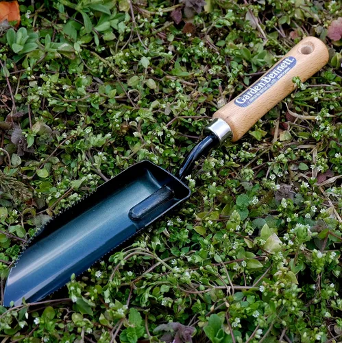 Vista 3 de Paleta de jardín japonesa con borde dentado, acero japonés resistente con mango de madera, fabricada en Japón, herramienta de trasplantador