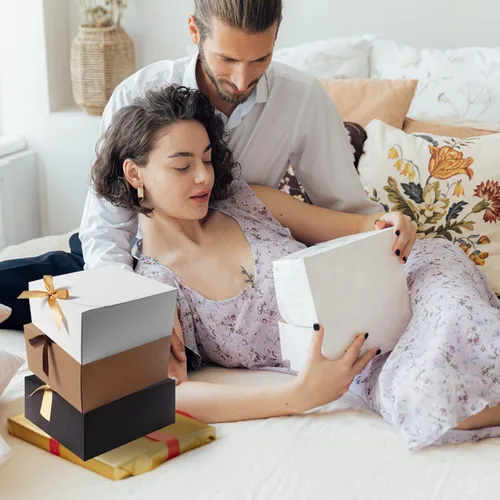 Vista 5 de WLUSEAXI Paquete de 12 cajas de regalo con tapas, cajas de regalo marrones a granel con cinta de lazo marrón, caja de propuesta de dama de honor