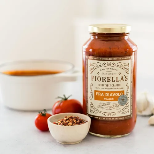 Vista 3 de Fiorella's Fra Diavolo, Salsa Arrabbiata - Salsa de tomate hecha con ingredientes frescos - Sin aceite de semilla, sin azúcar añadido, sin