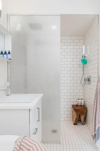 Vista 5 de VViViD Película esmerilada para ventana de aplicación en seco con liberación de aire, vinilo de privacidad (16 pulgadas x 10 pies)