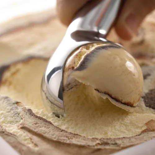 Vista 4 de Zeroll, Tamaño 20, en Plata 1020 Cuchara de Helado Original Única con Relleno de Líquido, Mango Conductor de Calor, Diseño Simple de Aluminio de Una