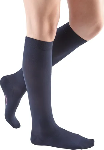 Vista 5 de Mediven Medias de compresión cómodas para mujer, 30-40 mmHg, hasta la rodilla